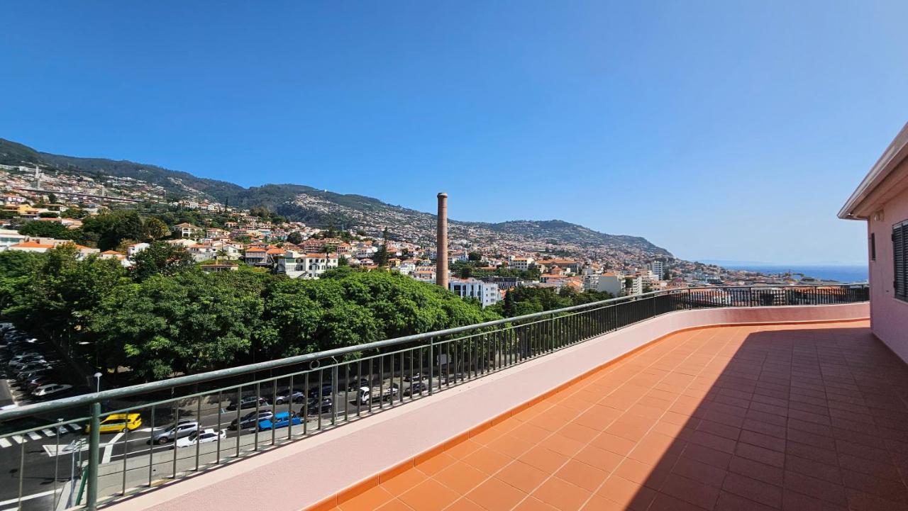 Garden And Seaview Apartment - Free Parking Funchal  Exterior photo